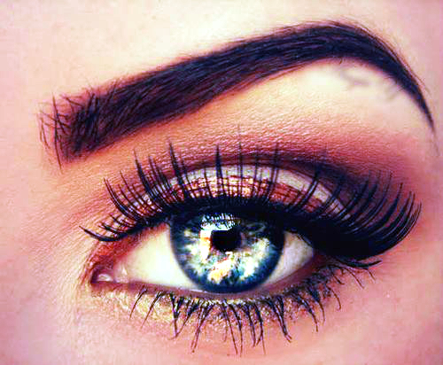 Must-Try Makeup Hack: Smoky Eyes in 60 Seconds