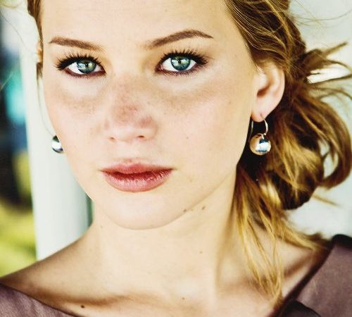 Jennifer Lawrence`s Nude Photos Leaked Online