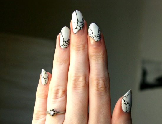 tiny-pictures-on-nails-nail-art12