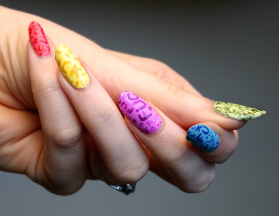 tiny-pictures-on-nails-nail-art13