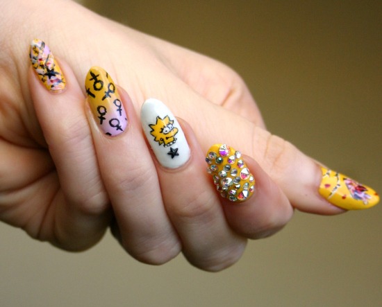 tiny-pictures-on-nails-nail-art14