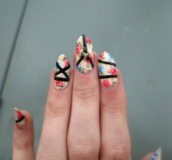 tiny-pictures-on-nails-nail-art17