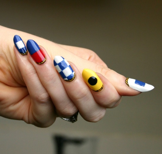 tiny-pictures-on-nails-nail-art4