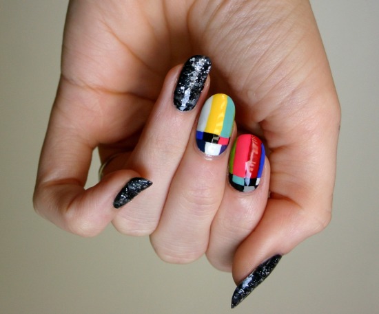 tiny-pictures-on-nails-nail-art6