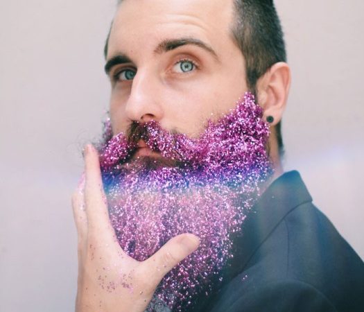 Men Are Covering Their Beards In Glitter Just In Time For The Holidays (17 Pics)
