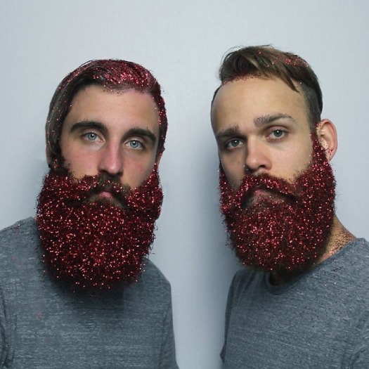 Men Are Covering Their Beards In Glitter Just In Time For The Holidays (17 Pics)