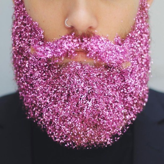 Men Are Covering Their Beards In Glitter Just In Time For The Holidays (17 Pics)