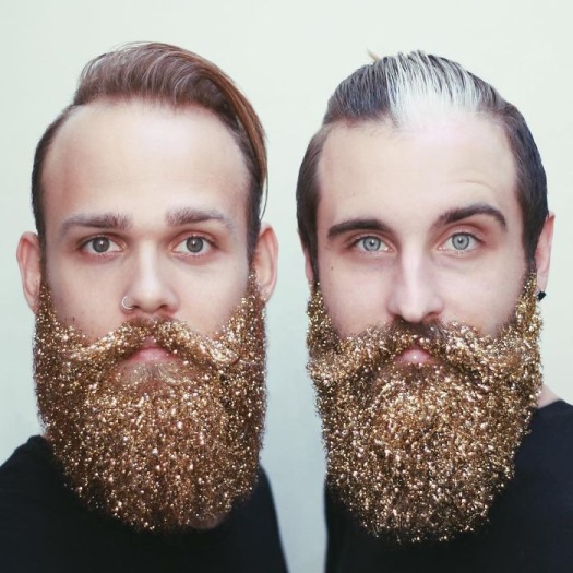 Men Are Covering Their Beards In Glitter Just In Time For The Holidays (17 Pics)