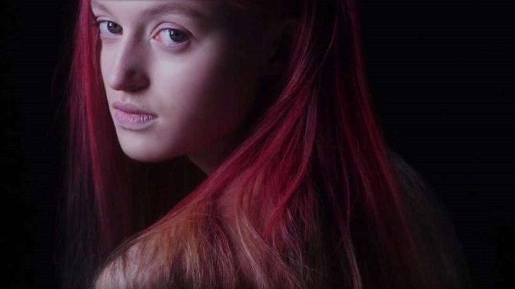 This Hair Dye Changes Color Depending On The Temperature Around You