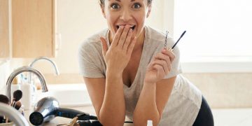 Life saving beauty hack demonstration